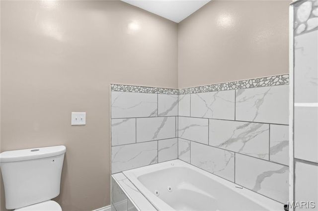 2878 Castleford Drive, Florissant, MO 63033