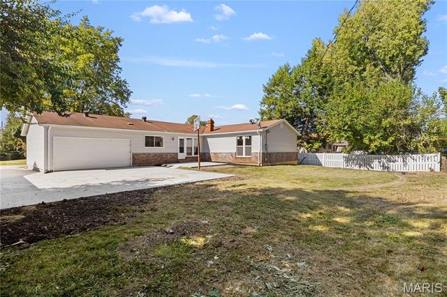 2878 Castleford Drive, Florissant, MO 63033