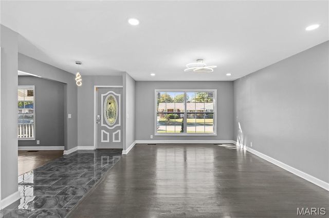 2878 Castleford Drive, Florissant, MO 63033