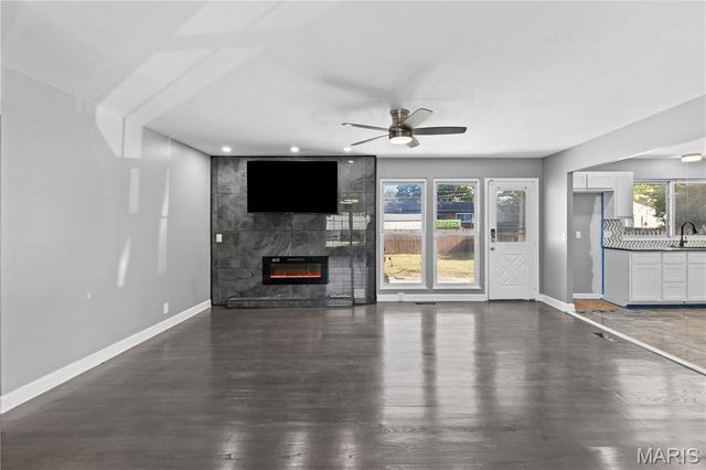 2878 Castleford Drive, Florissant, MO 63033