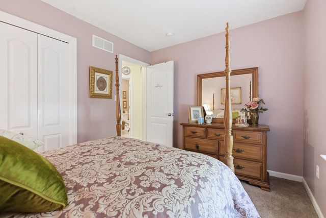 102 Lenox Drive, Imperial, PA 15126