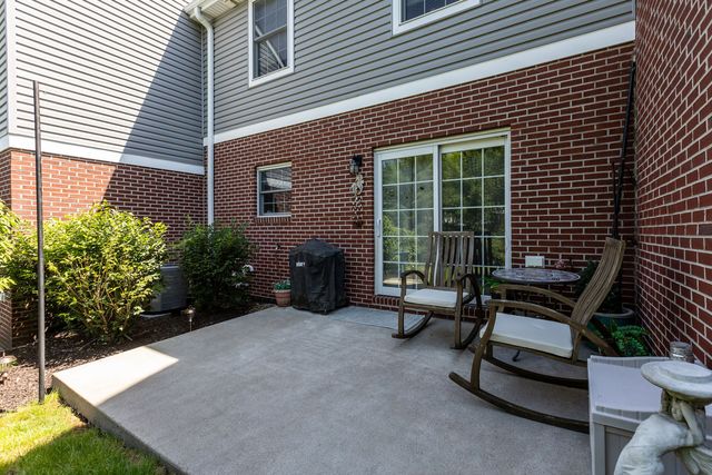 102 Lenox Drive, Imperial, PA 15126
