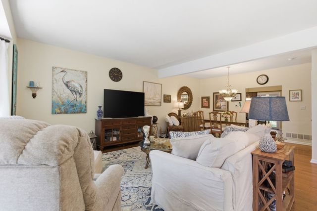 102 Lenox Drive, Imperial, PA 15126
