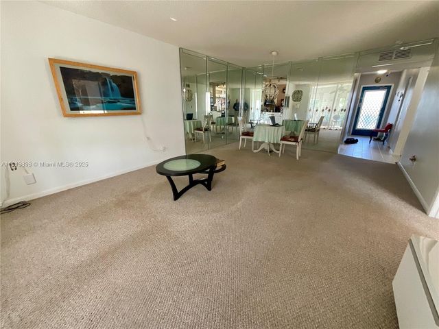 7690 NW 18th St 303, Margate, FL 33063