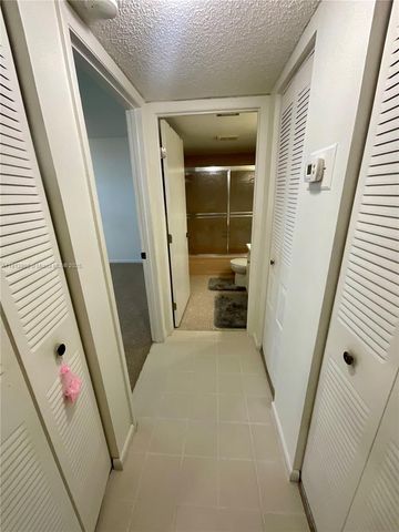 7690 NW 18th St 303, Margate, FL 33063