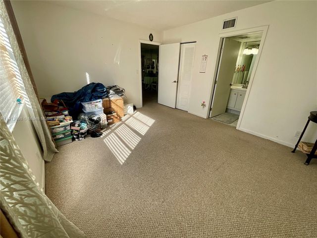 7690 NW 18th St 303, Margate, FL 33063