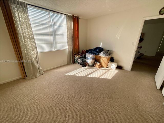 7690 NW 18th St 303, Margate, FL 33063