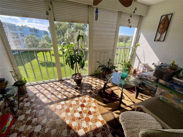 7690 NW 18th St 303, Margate, FL 33063