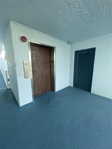 7690 NW 18th St 303, Margate, FL 33063