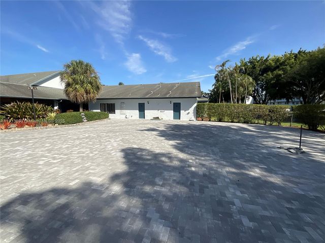 7690 NW 18th St 303, Margate, FL 33063