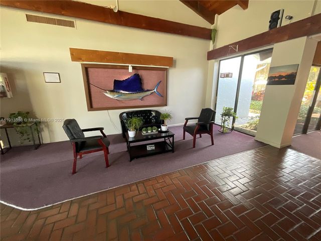 7690 NW 18th St 303, Margate, FL 33063