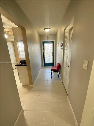 7690 NW 18th St 303, Margate, FL 33063