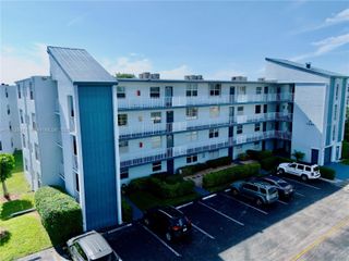 7690 NW 18th St 303, Margate, FL 33063