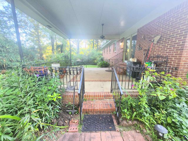 105 Sasser Drive, Bonaire, GA 31005