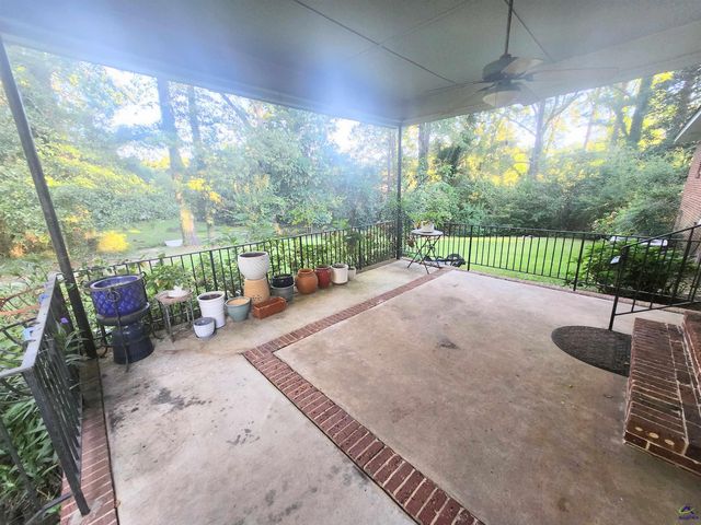 105 Sasser Drive, Bonaire, GA 31005