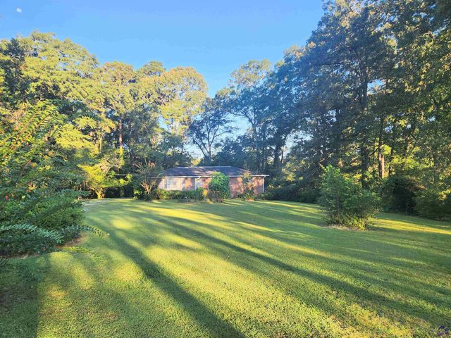 105 Sasser Drive, Bonaire, GA 31005