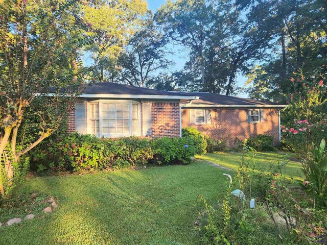 105 Sasser Drive, Bonaire, GA 31005