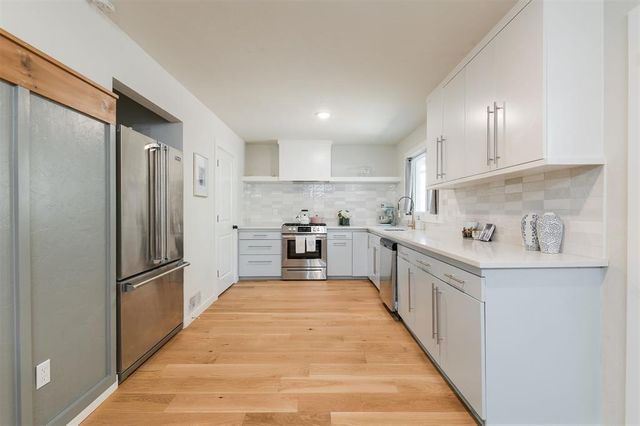 2241 Ashley Drive, The Village, OK 73120