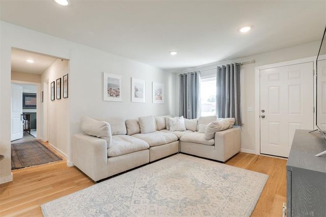 2241 Ashley Drive, The Village, OK 73120