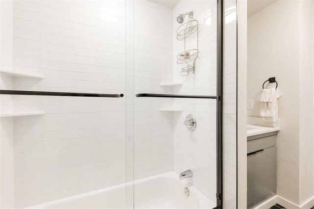 2241 Ashley Drive, The Village, OK 73120