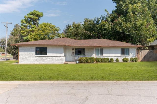 2241 Ashley Drive, The Village, OK 73120