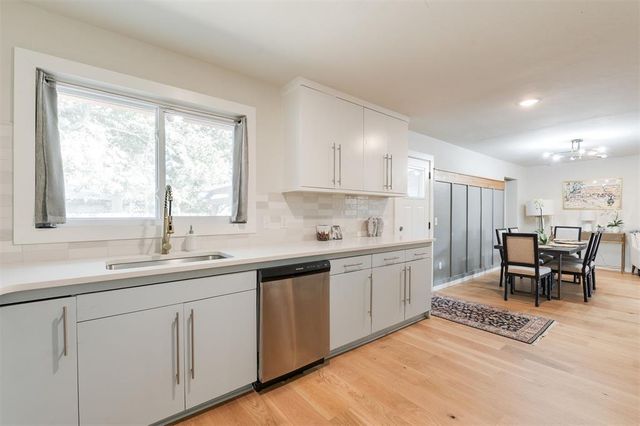 2241 Ashley Drive, The Village, OK 73120