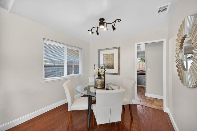 9013 Meadowsweet Way, Elk Grove, CA 95624