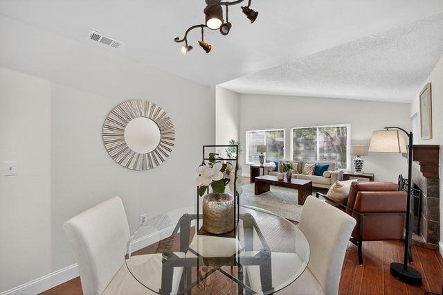 9013 Meadowsweet Way, Elk Grove, CA 95624