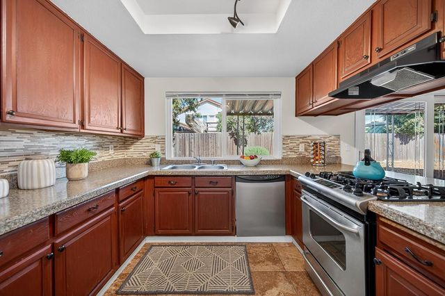 9013 Meadowsweet Way, Elk Grove, CA 95624