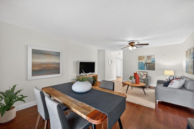 9013 Meadowsweet Way, Elk Grove, CA 95624