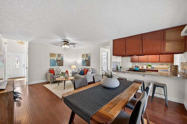 9013 Meadowsweet Way, Elk Grove, CA 95624