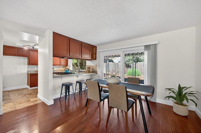 9013 Meadowsweet Way, Elk Grove, CA 95624