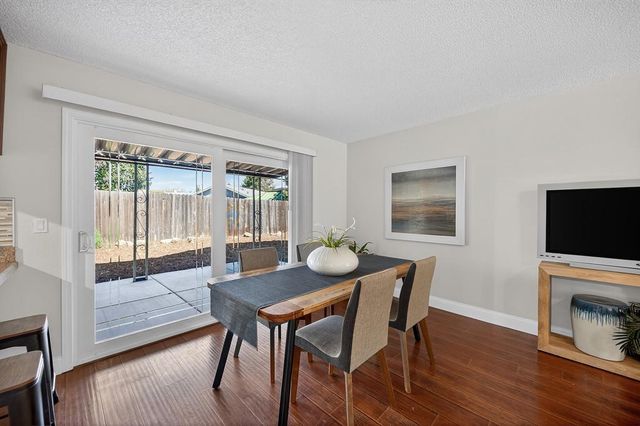 9013 Meadowsweet Way, Elk Grove, CA 95624