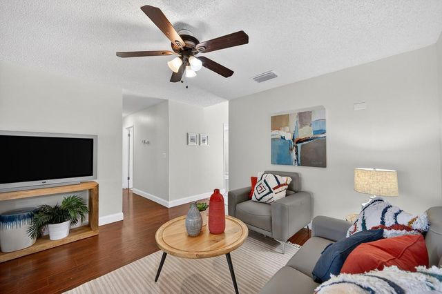 9013 Meadowsweet Way, Elk Grove, CA 95624