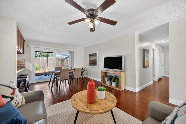 9013 Meadowsweet Way, Elk Grove, CA 95624