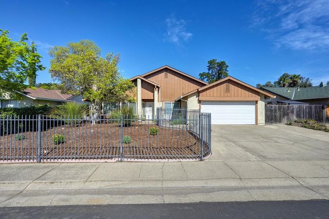 9013 Meadowsweet Way, Elk Grove, CA 95624