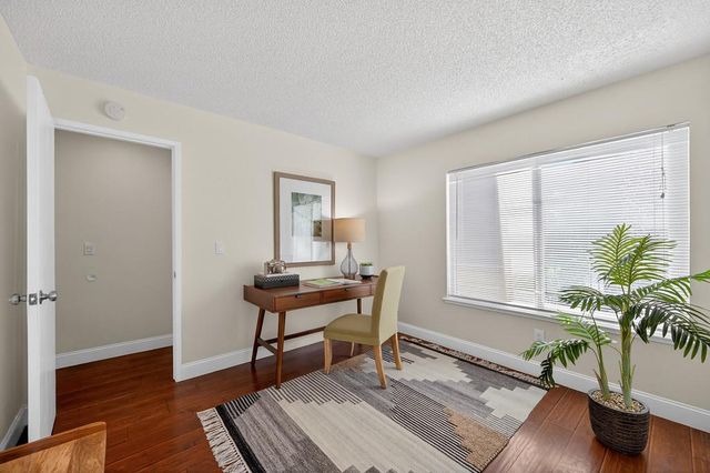 9013 Meadowsweet Way, Elk Grove, CA 95624