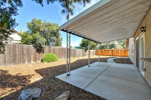 9013 Meadowsweet Way, Elk Grove, CA 95624