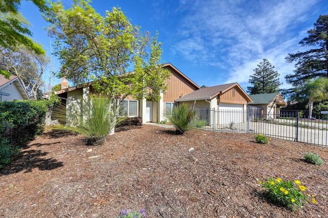 9013 Meadowsweet Way, Elk Grove, CA 95624
