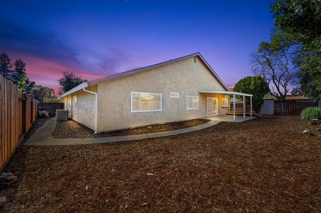 9013 Meadowsweet Way, Elk Grove, CA 95624