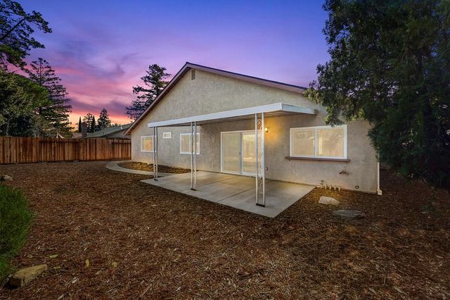 9013 Meadowsweet Way, Elk Grove, CA 95624