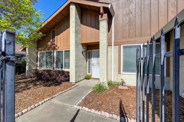 9013 Meadowsweet Way, Elk Grove, CA 95624