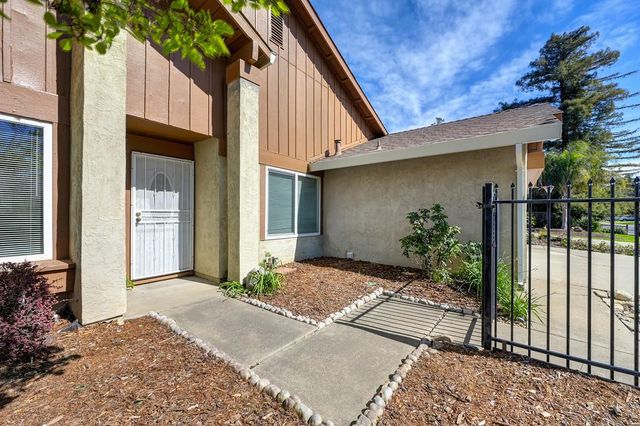 9013 Meadowsweet Way, Elk Grove, CA 95624