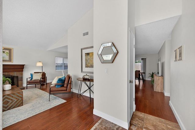 9013 Meadowsweet Way, Elk Grove, CA 95624