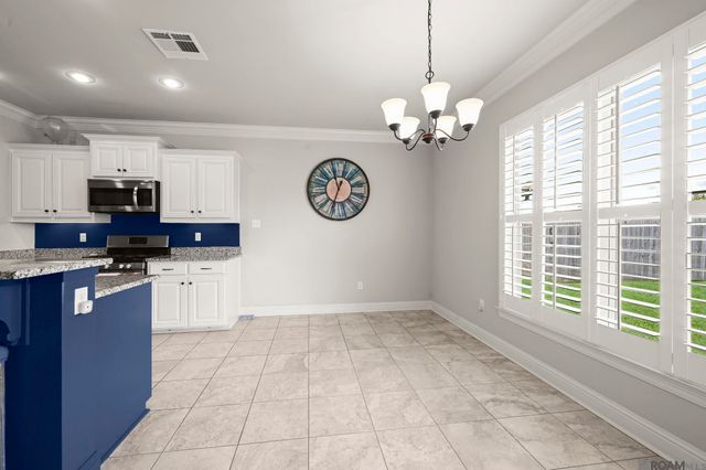39054 Old Tree Dr, Prairieville, LA 70769