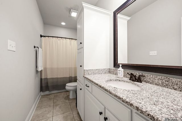 39054 Old Tree Dr, Prairieville, LA 70769