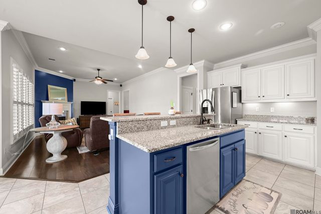 39054 Old Tree Dr, Prairieville, LA 70769