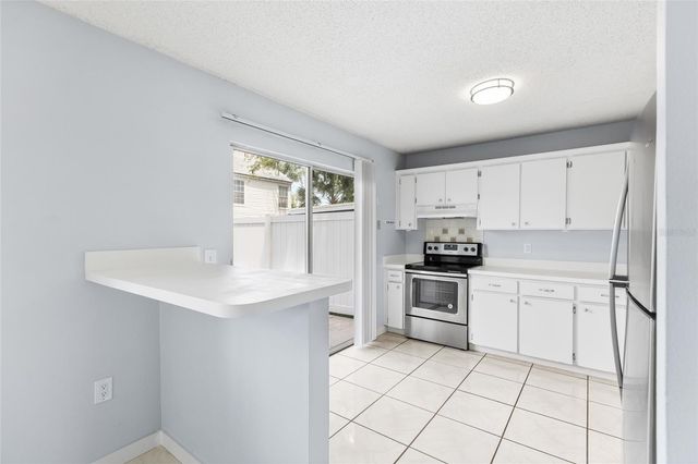 7608 WILLOW PARK DRIVE, Temple Terrace, FL 33637