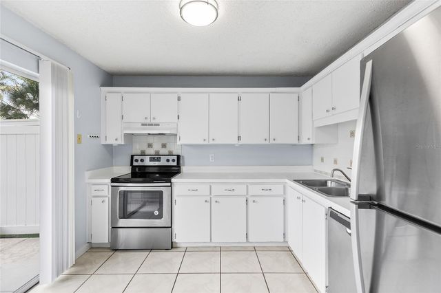 7608 WILLOW PARK DRIVE, Temple Terrace, FL 33637
