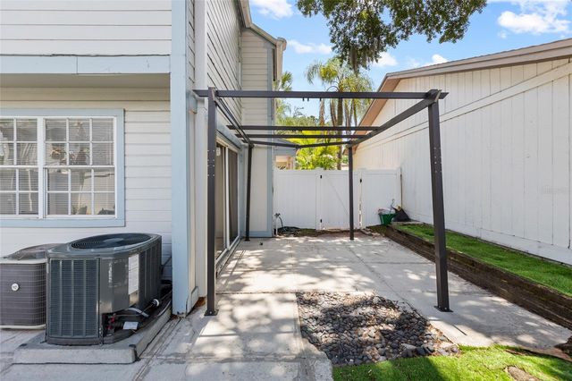 7608 WILLOW PARK DRIVE, Temple Terrace, FL 33637